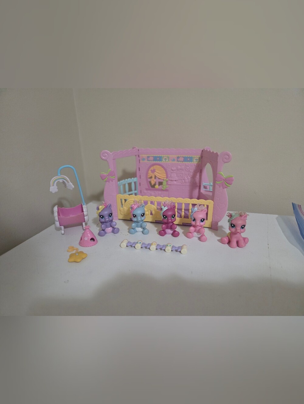 My Little Pony Newborn Cuties Playset Little Rainbow Dash's Room & 5 Babies